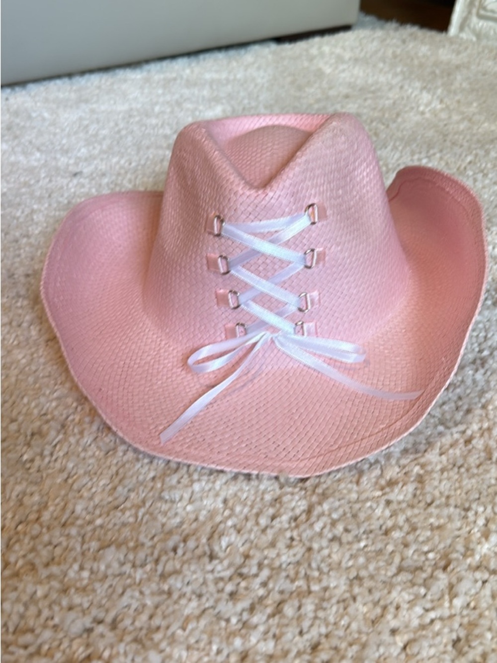 New pink white women’s western country hat 23.5”